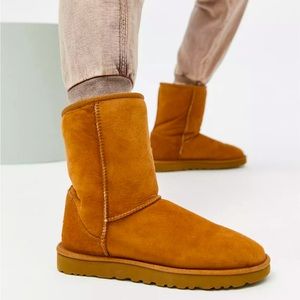 BRAND NEW UGG CLASSIC II BOOT SZ7